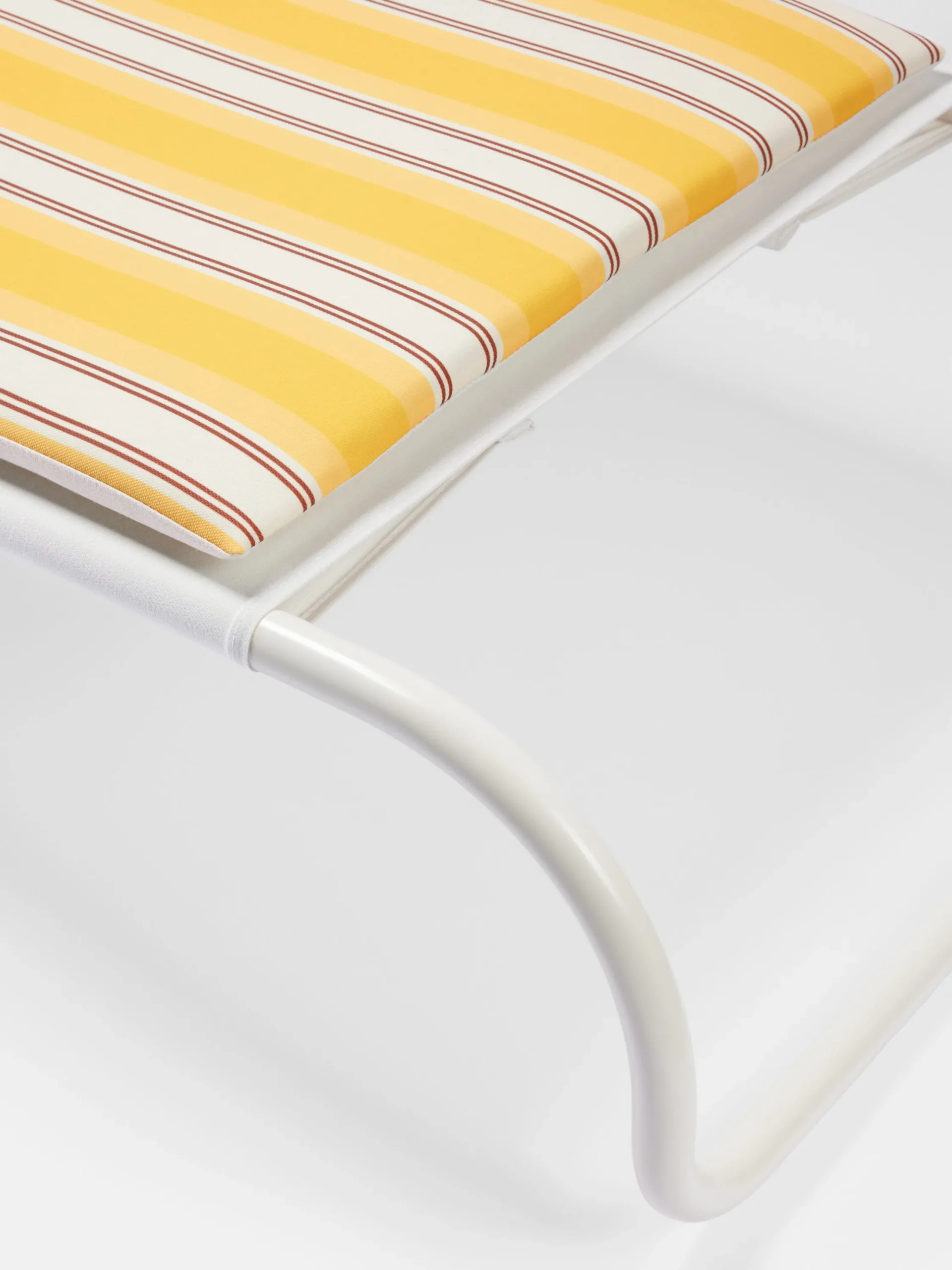 Jacquemus + Exteta - Locus Solus Bain de Soleil par Gae Aulenti