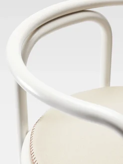 Jacquemus + Exteta - Locus Solus Chaise par Gae Aulenti