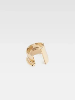 La bague J