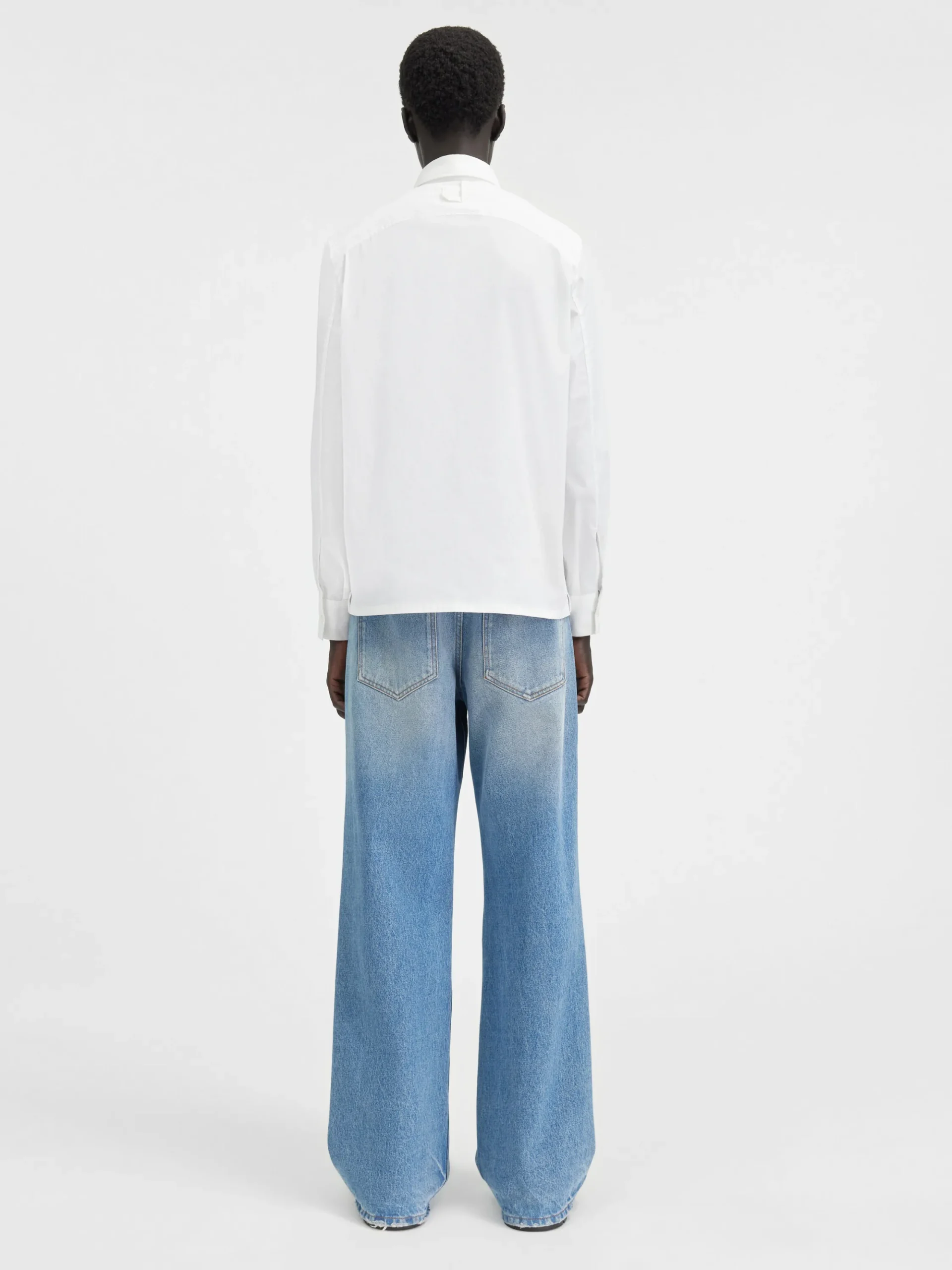 La chemise de costume