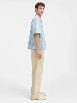 La chemise manches courtes
