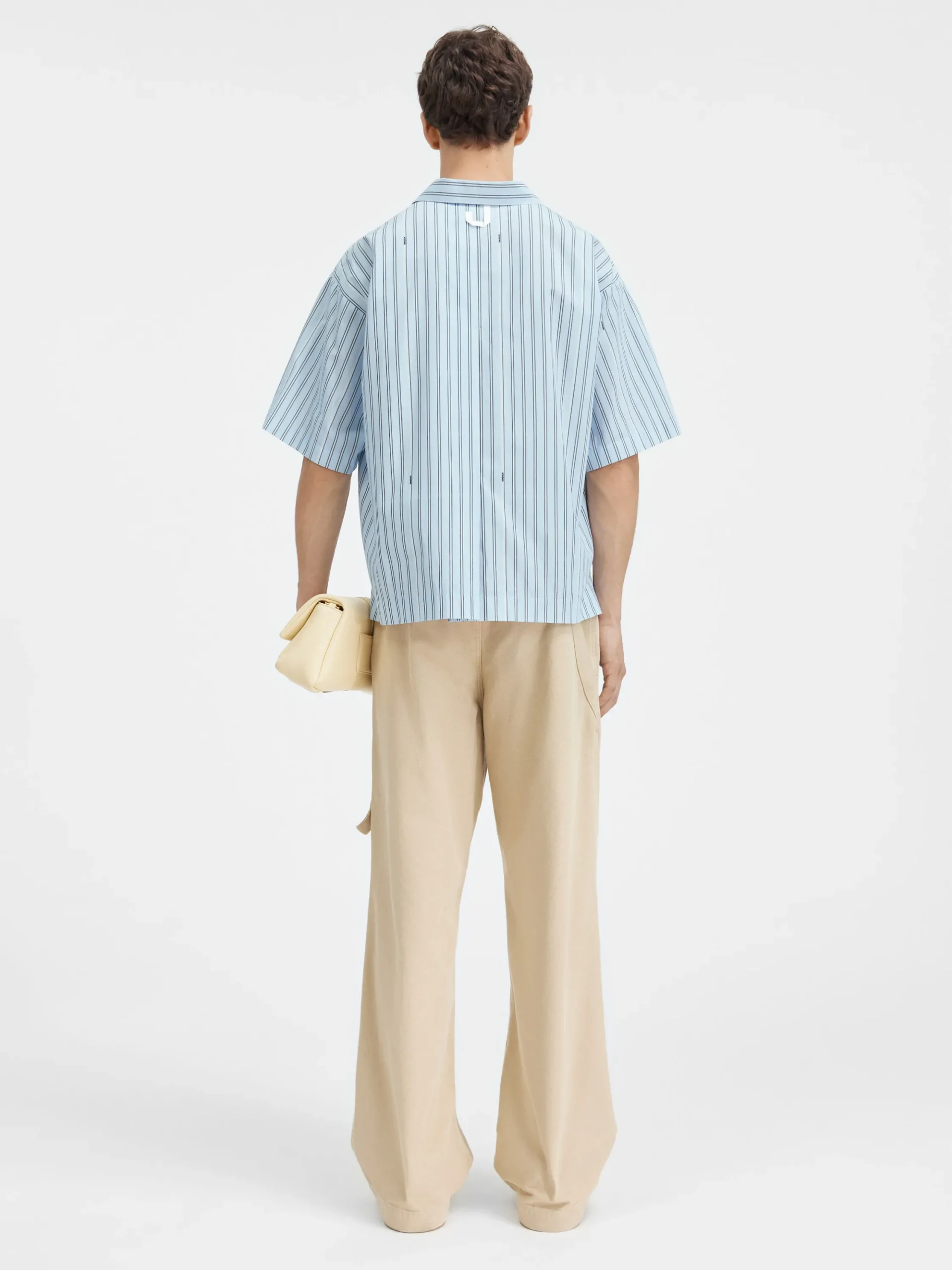 La chemise manches courtes