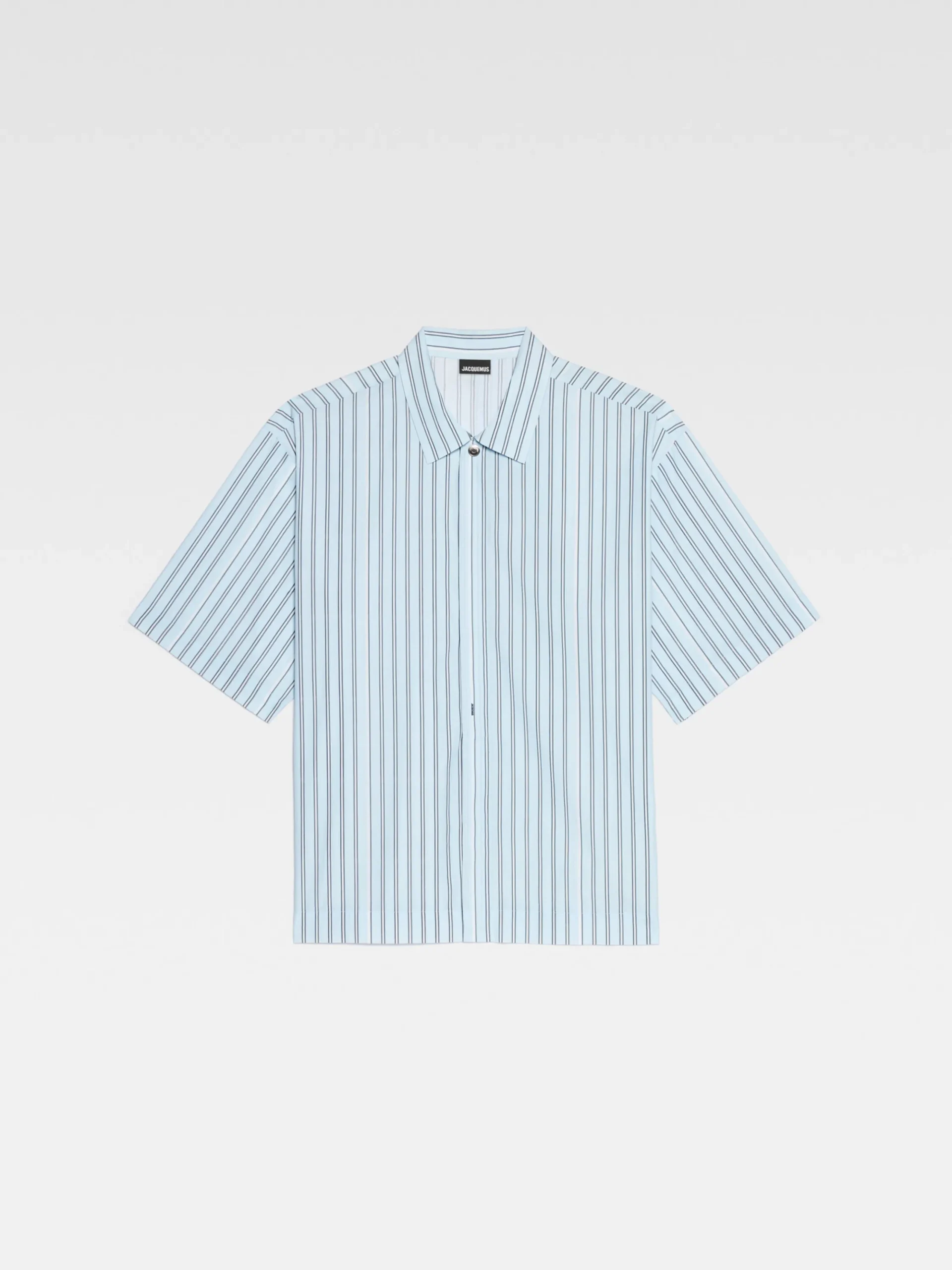 La chemise manches courtes