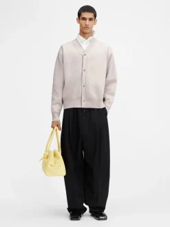 Le cardigan boutonné