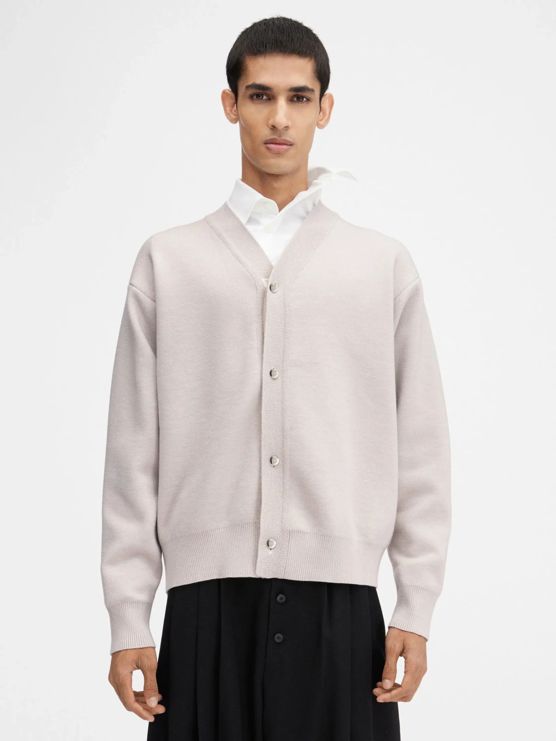 Le cardigan boutonné