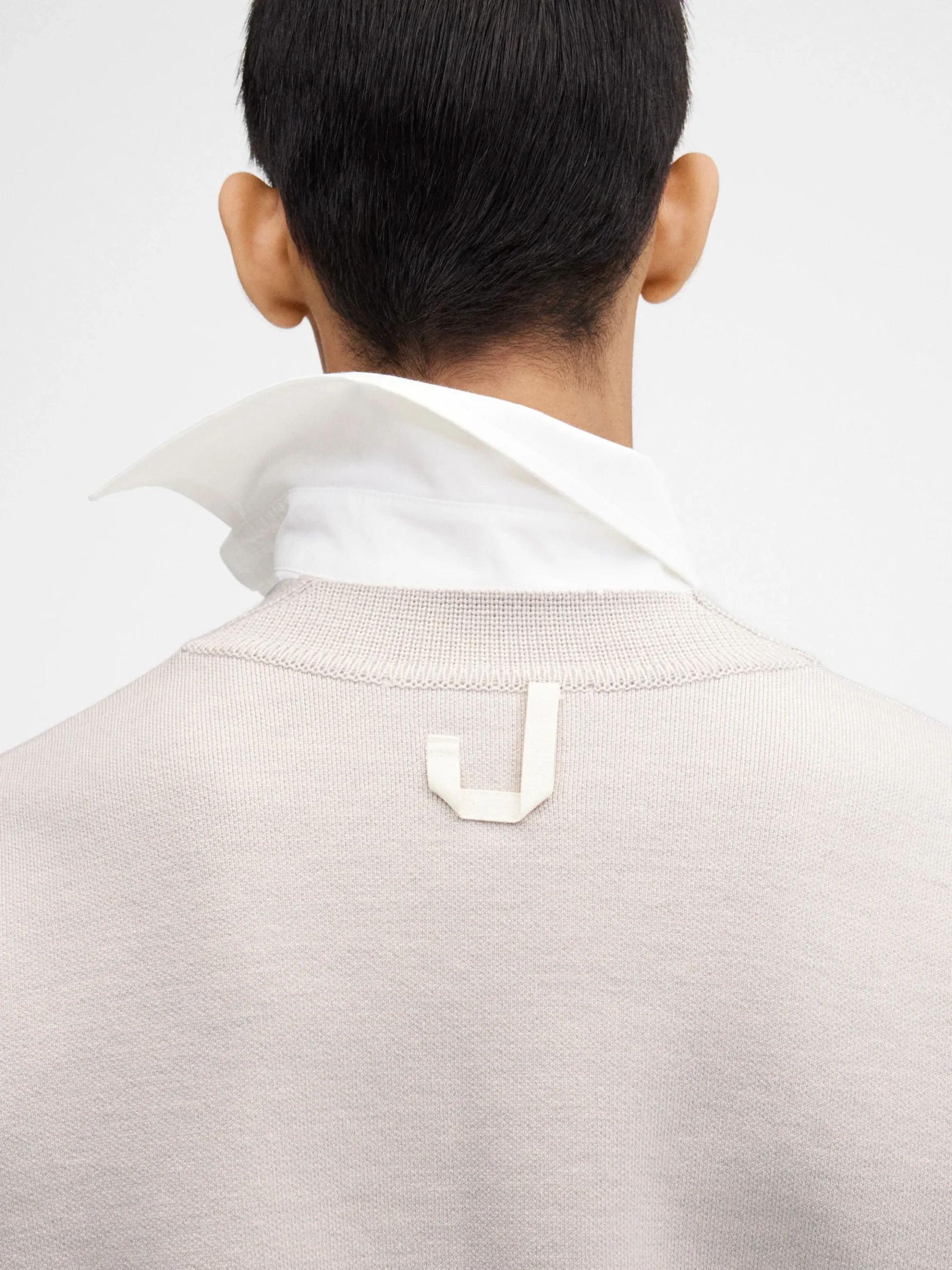 Le cardigan boutonné