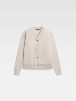 Le cardigan boutonné
