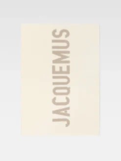Le plaid Jacquemus brod&eacute;