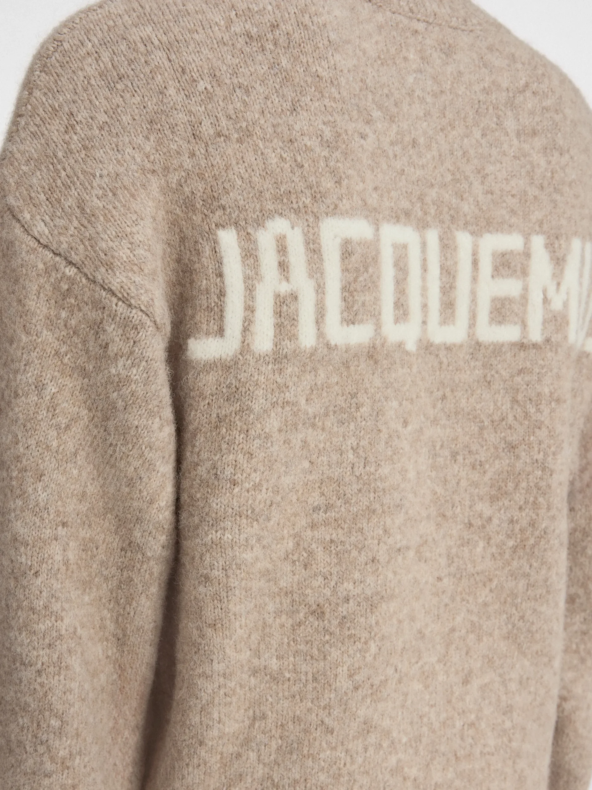 Le pull Jacquemus