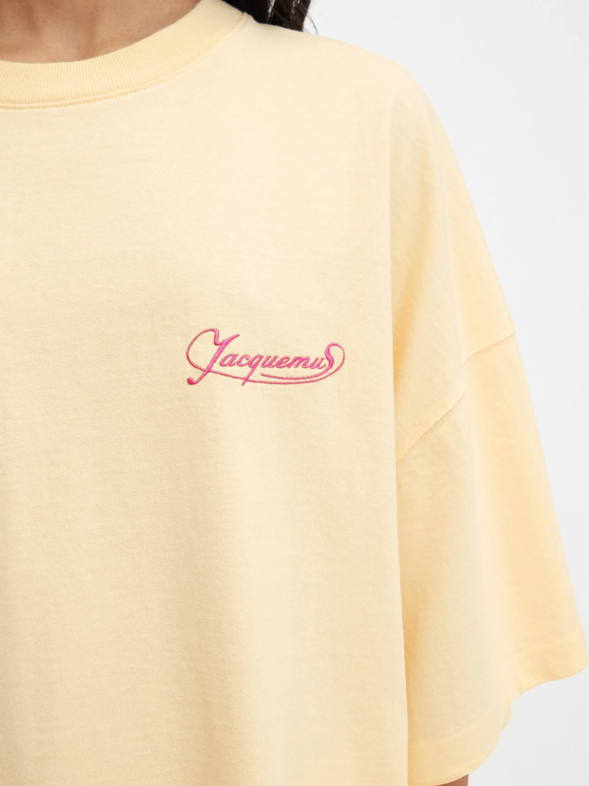 Le t-shirt Corto