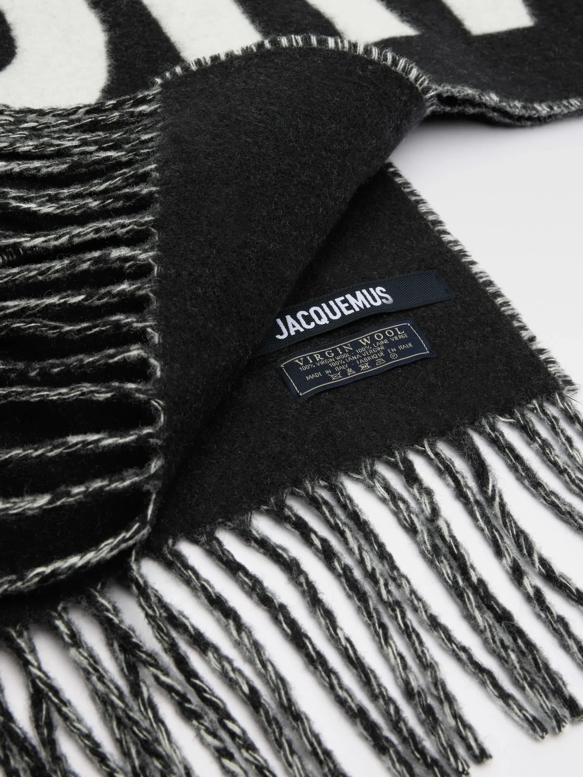 L'écharpe Jacquemus