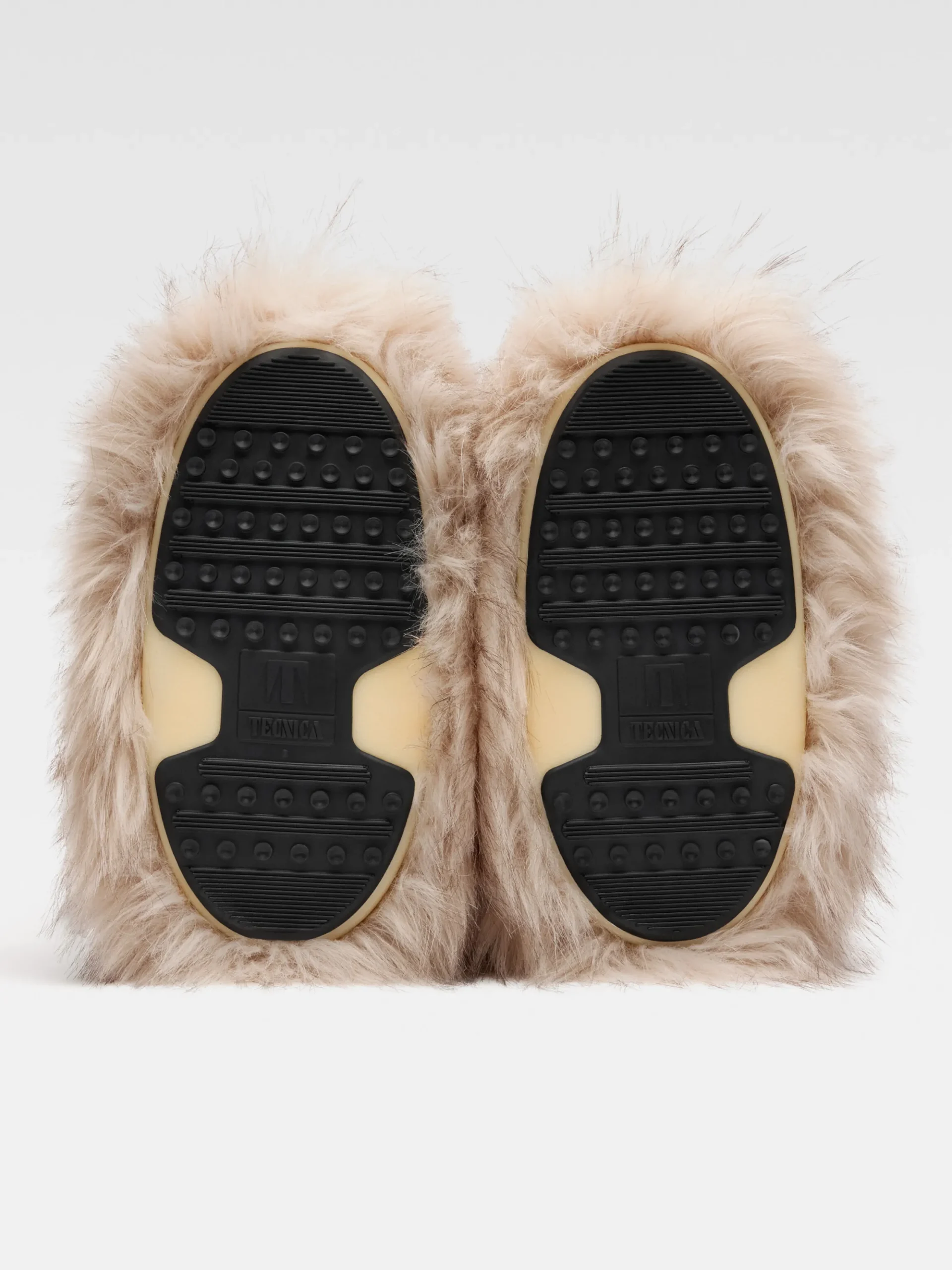 Les Moon Boot Jacquemus Yeti